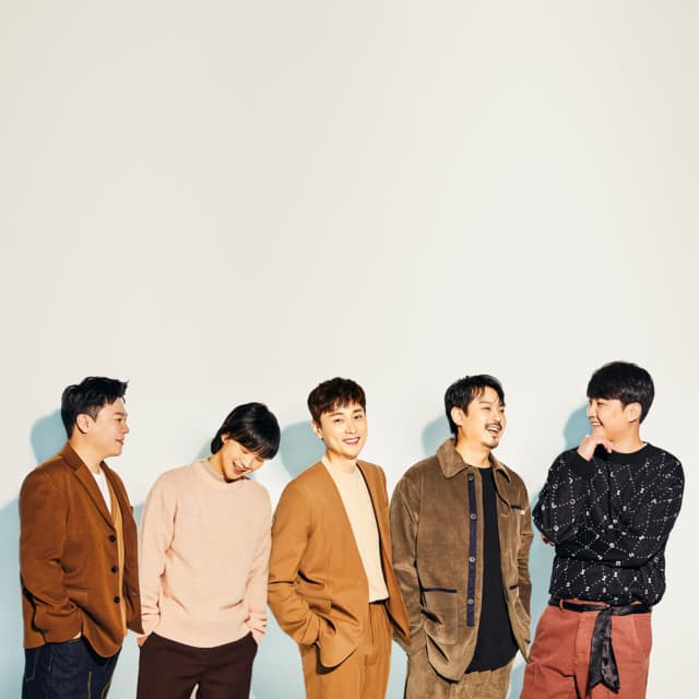 버즈 사진